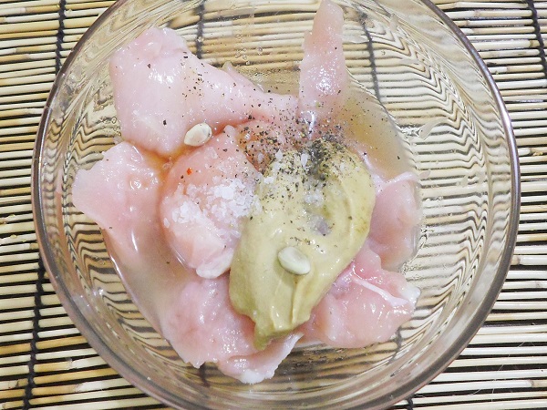 grilled honey lime chicken marinating